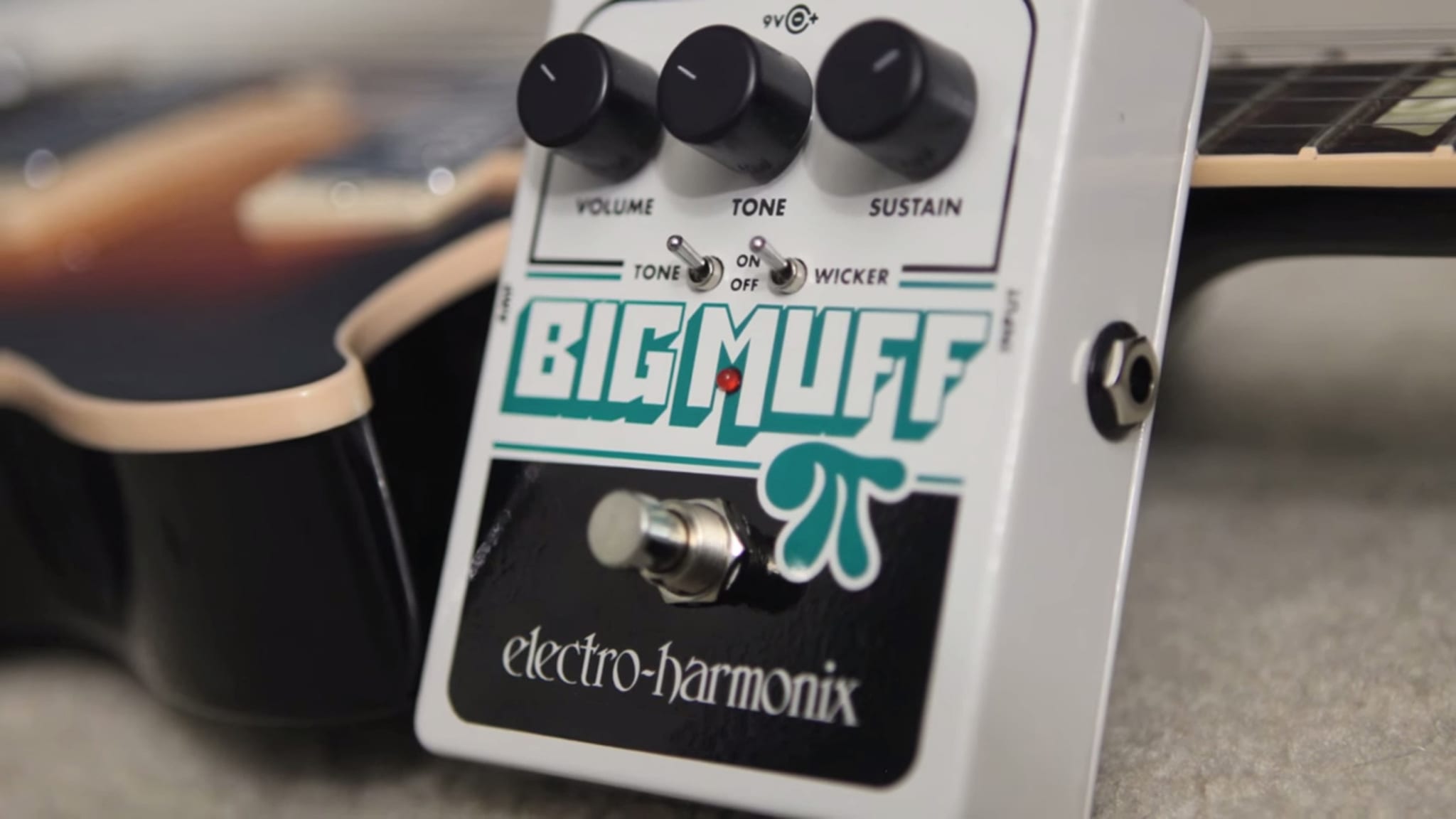 Big Muff Pi with Tone Wicker Demo by gearmanndude